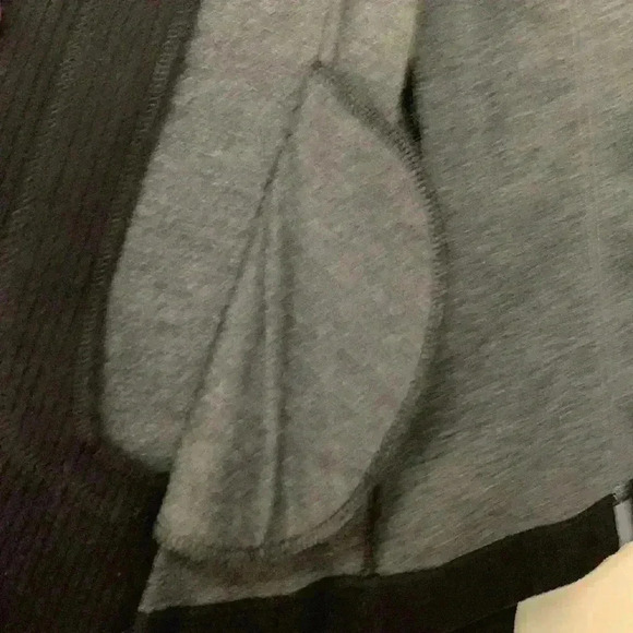 Spanner gorgeous jacket/sweater, black w gray trim 2 way zipper, 2 front… - Picture 4 of 5